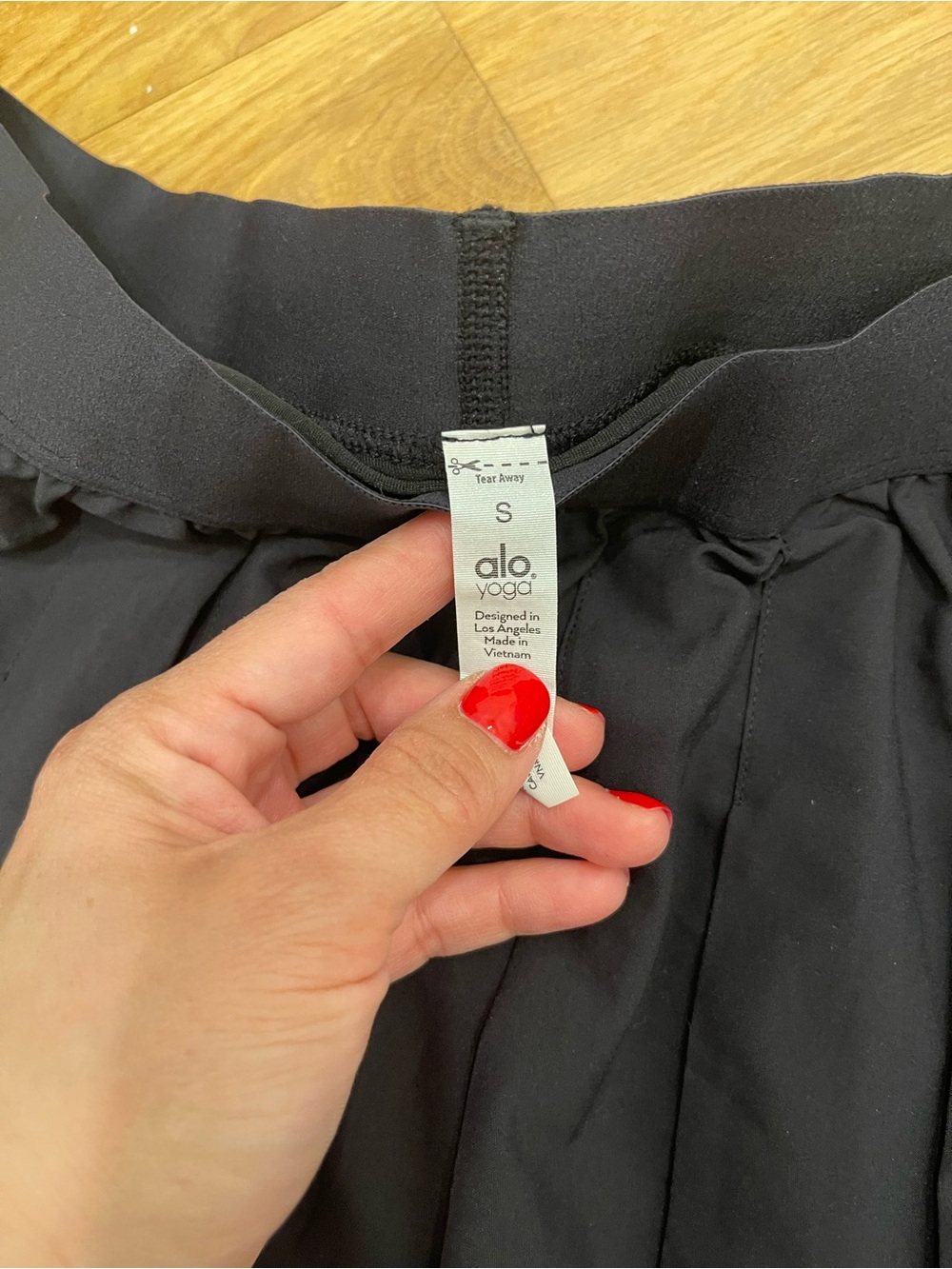 ALO Yoga Black Pleated Mini Skirt - Picture 2 of 4